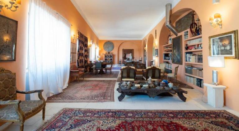 Villa with pool — photo 2