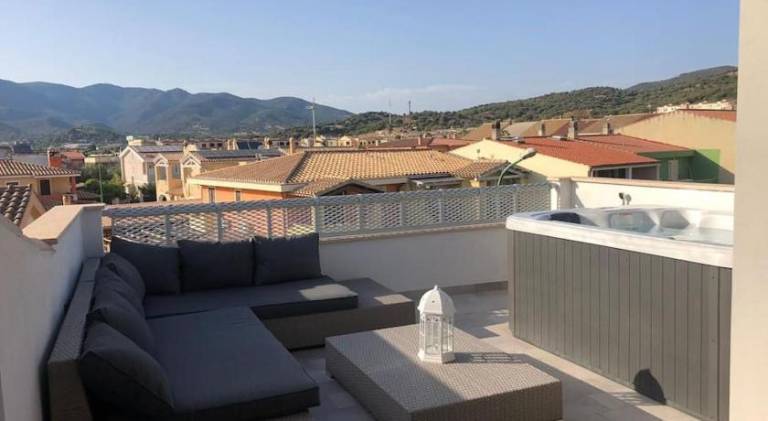 Holiday apartment with jacuzzi — photo 4