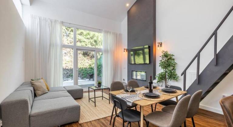 Fully equipped nice vacation home with barbeque, terrace & jacuzzi | Suitable for remote work | Dogs allowed — photo 2