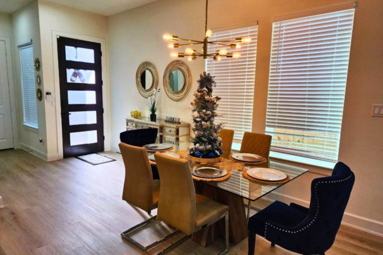 Family-friendly vacation home with yard | Pet-friendly — photo 5