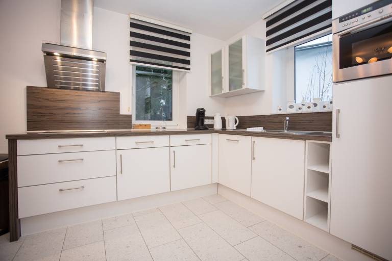 Beautiful, modern apartment has a large living room, close to citycentre — photo 4