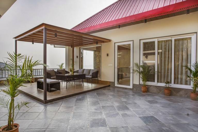 Fully equipped vacation home with terrace, BBQ & yard | Perfect for remote work | Dogs allowed — photo 4