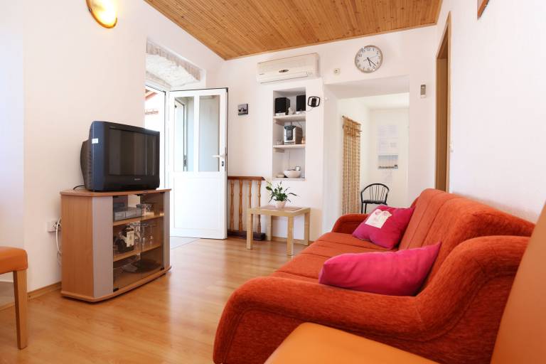 Two bedroom apartment with terrace and sea view Kučište - Perna, Pelješac (A-10143-a) — photo 2