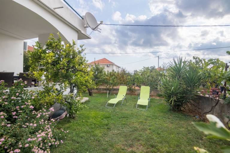 Apartment with barbecue & terrace — photo 3