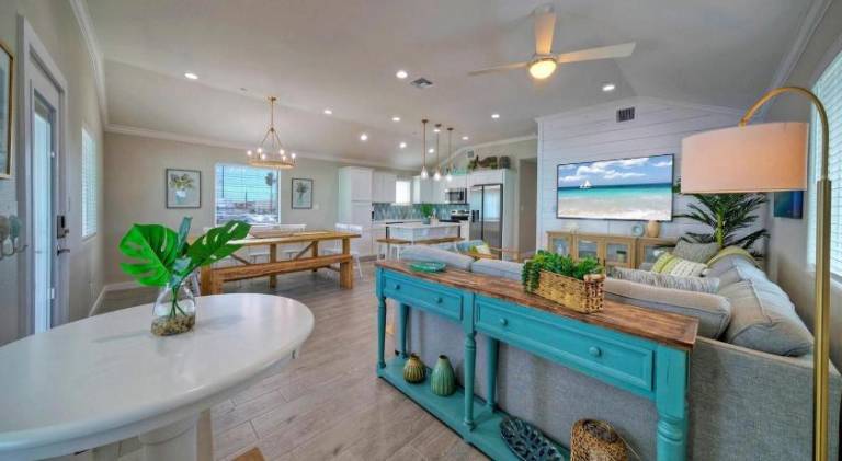 Spacious house with pool | Pets are welcome — photo 3