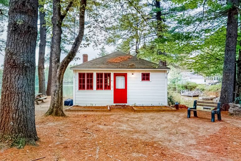 Cottage  Raymond