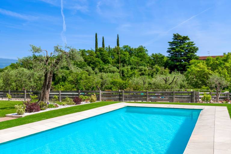 LE CALLE - Peaceful Nature Retreat with Pool & Forest Walks in Toscolano Maderno