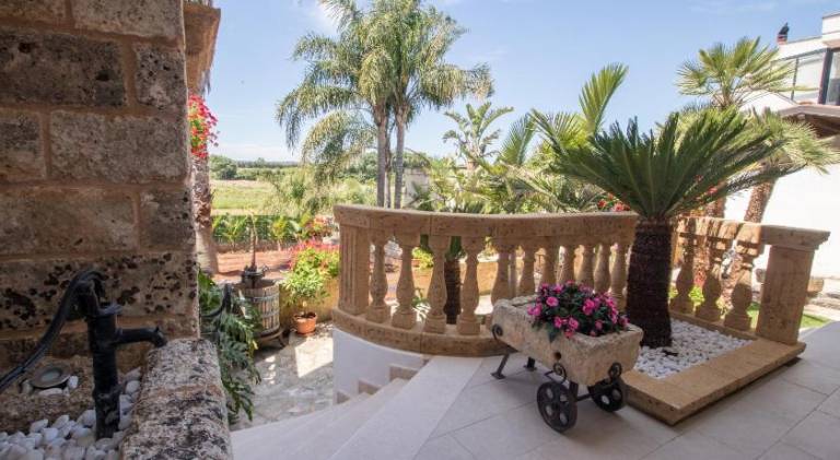 Nice vacation home with yard | Pets allowed — photo 3