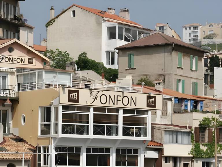 Beautiful holiday apartment with terrace | Pets are welcome in Marseille