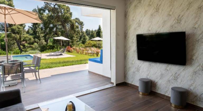 Sani Beverly Hills Luxury Villas — photo 4