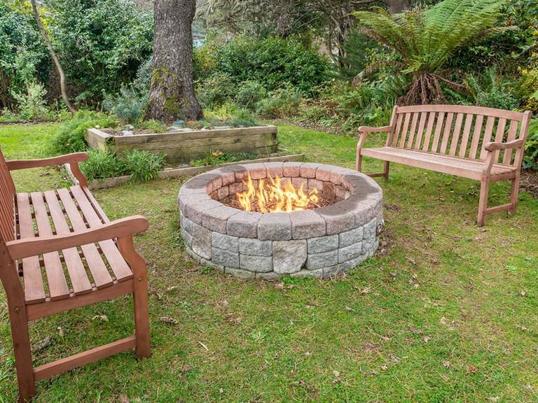 Gold Beach Inn and Ireland's Rustic Lodge — photo 4
