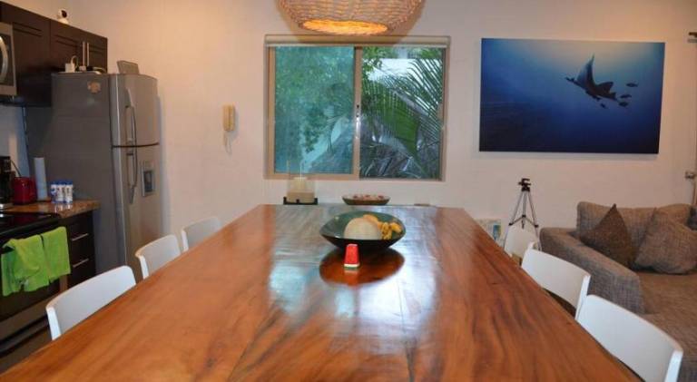 Beautiful condo with pool — photo 4