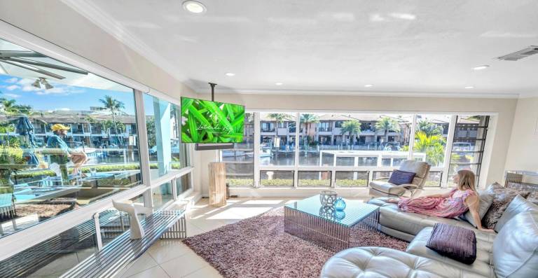 Condo  Wilton Manors