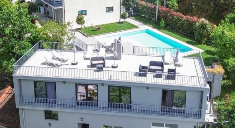 Rental apartment with pool, BBQ & patio — photo 3