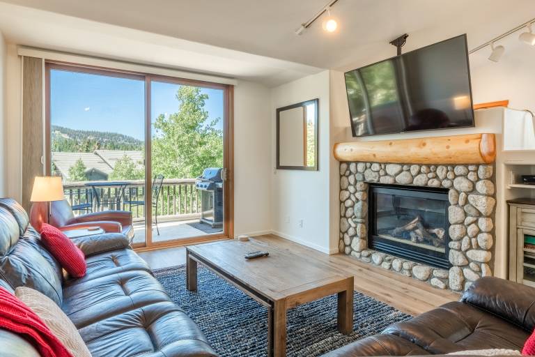 Child-friendly beautiful house with patio, hot tub & sauna | Mountain view | Pets allowed — photo 2