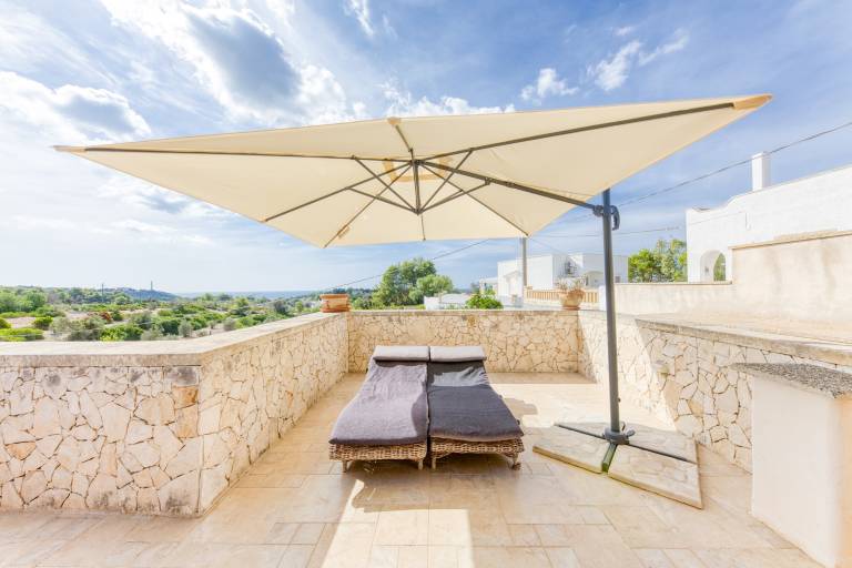 Villa 'L'attico' with Sea View, Private Terrace and Wi-Fi in Patu
