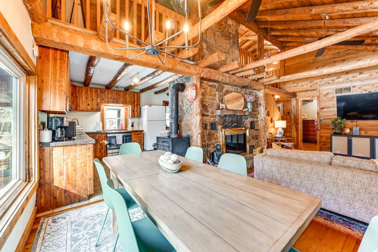 Log Cabin Retreat in Kentucky: Fire Pit & Grill! — photo 2