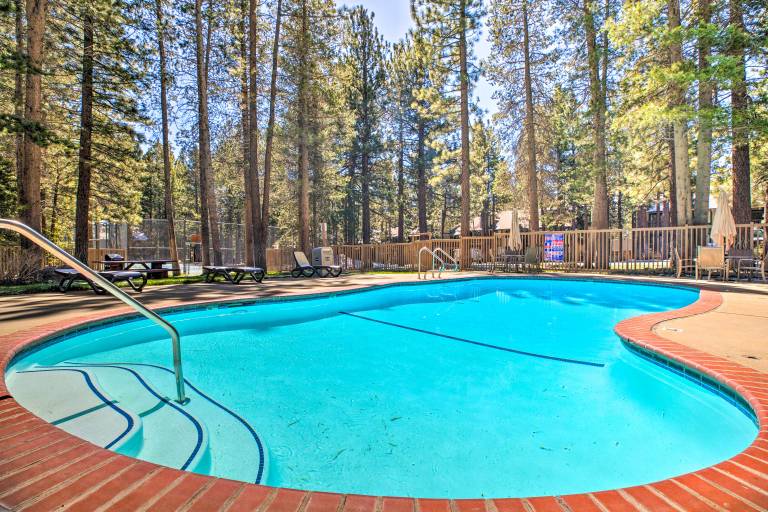 Walk to Shops & Eats: Mammoth Lakes Condo w/ Pool — photo 2