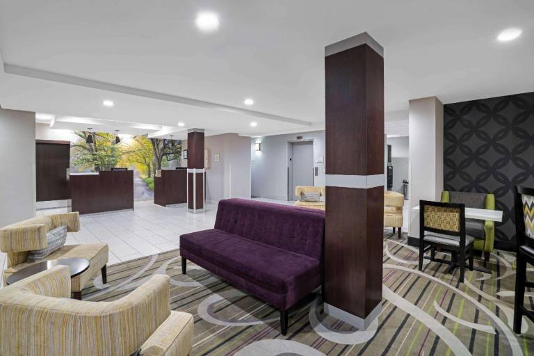 La Quinta Inn & Suites by Wyndham Knoxville North I-75 — photo 4