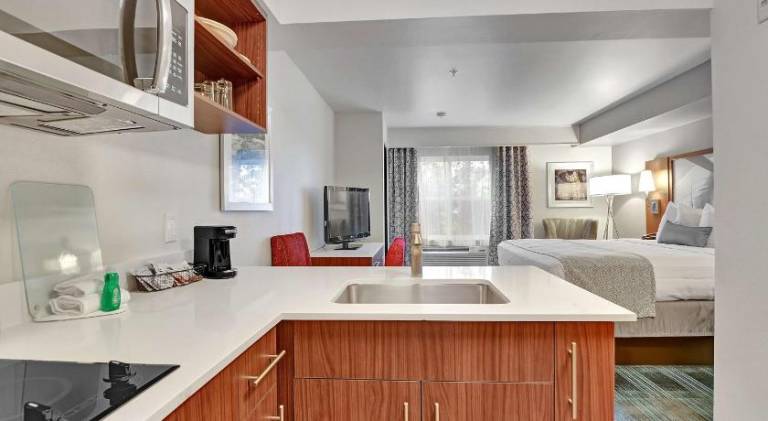 Executive Residency by Best Western Navigator Inn & Suites — photo 5