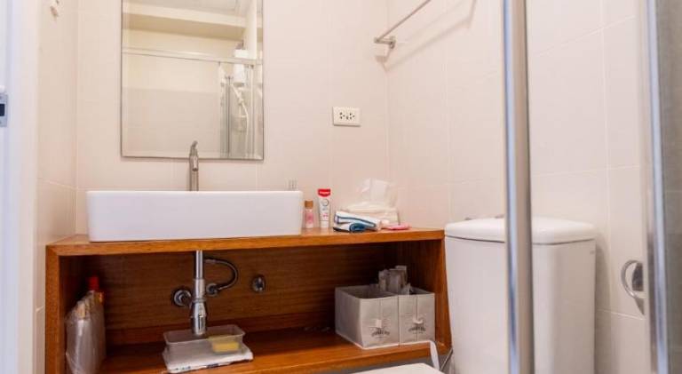 Serviced apartment with garden, patio & pool | Pets are welcome — photo 2