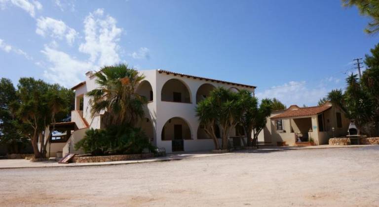 Serviced apartment with grill, yard & patio in Lampedusa