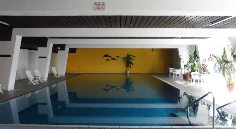 Beautiful apartment with terrace, yard & pool | Pets allowed — photo 3