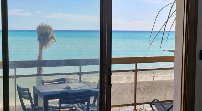 Rental apartment with 1 room for 4 persons in Bordighera