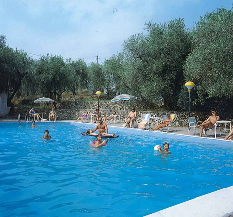 Holiday apartment with pool, garden & terrace | Pets allowed — photo 2