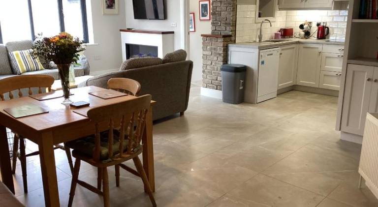 Rental apartment with 2 rooms for 5 persons in Galway