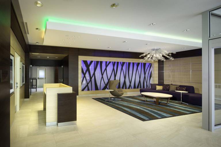 Fairfield by Marriott Inn & Suites Calgary Downtown — photo 2