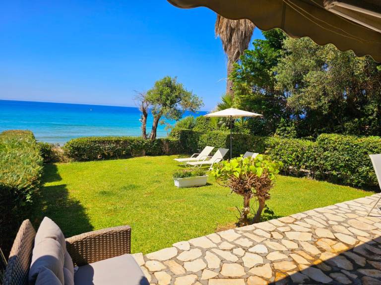 Vacation home with pool, barbeque & garden | Nature view — photo 2