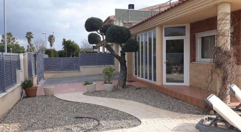 Villa with pool | Pets are welcome — photo 4