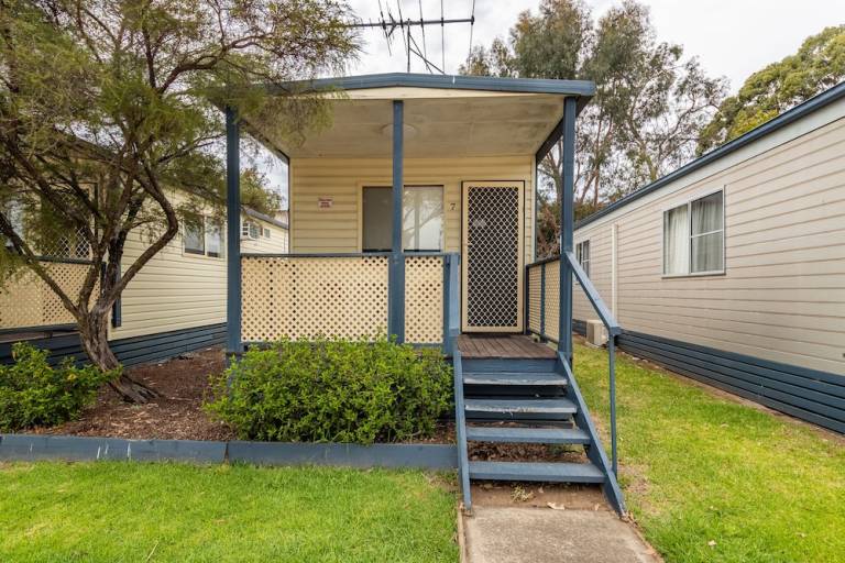 resort  Emu Plains