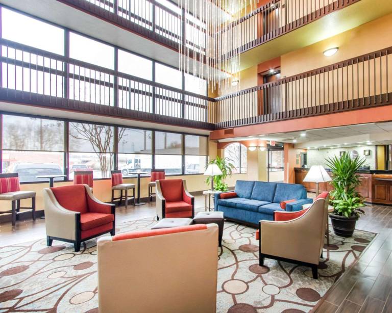 AmericInn by Wyndham Memphis East — photo 2