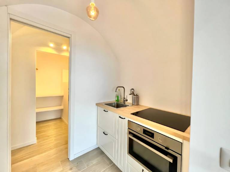 Apartment with BBQ, terrace & pool — photo 5