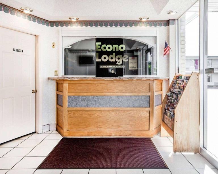 Econo Lodge McDonough South — photo 3