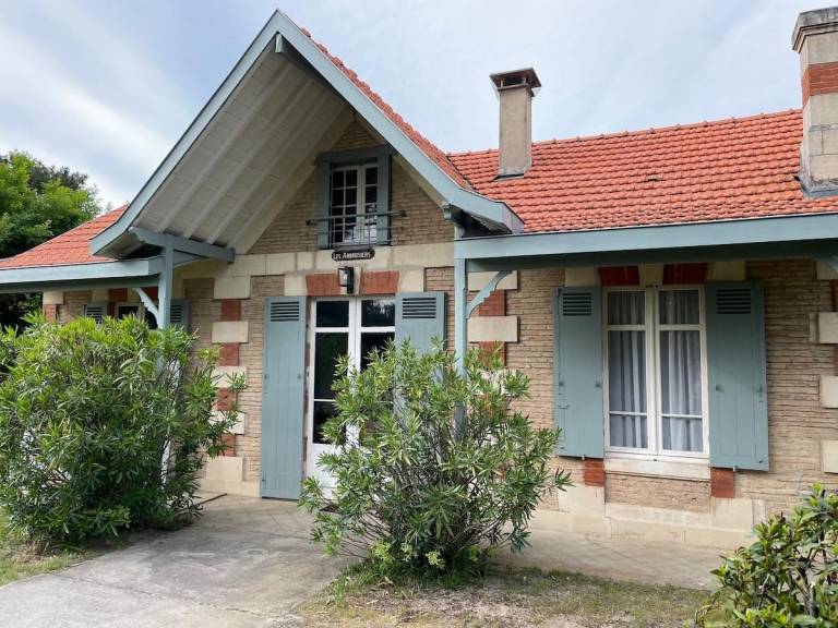 Fully equipped wonderful vacation home with patio, yard & BBQ | Close to the beach | Good for workation | Pets are welcome in Arcachon