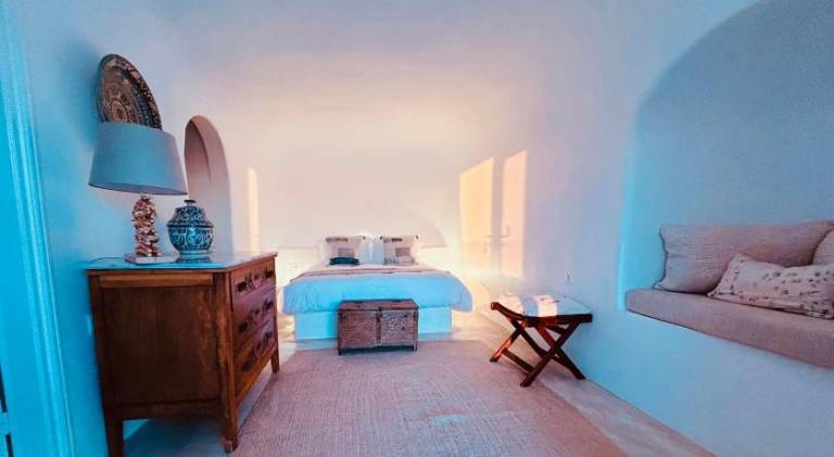 House with terrace, garden & hot tub | Suitable for remote work | Pets allowed — photo 2