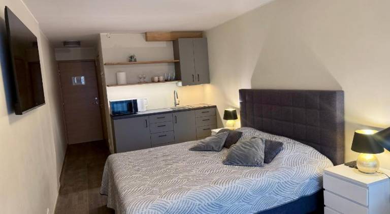 Wonderful serviced apartment with terrace & yard | Dogs allowed in Parnu