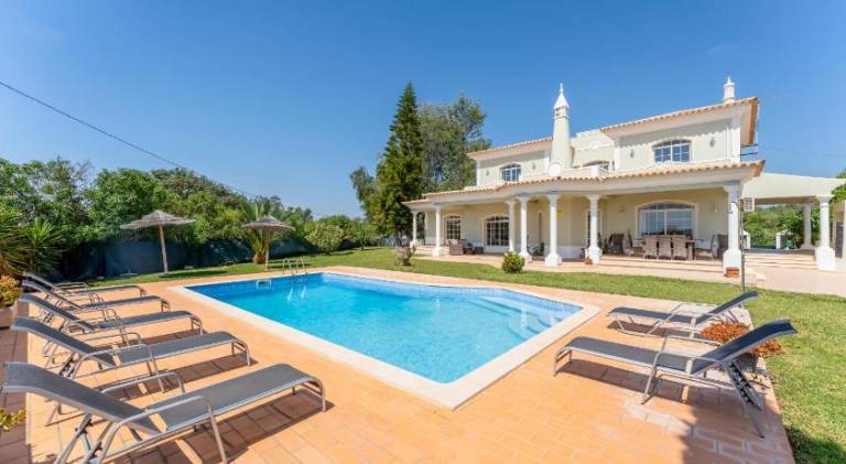 Villa with patio, grill & private pool — photo 4