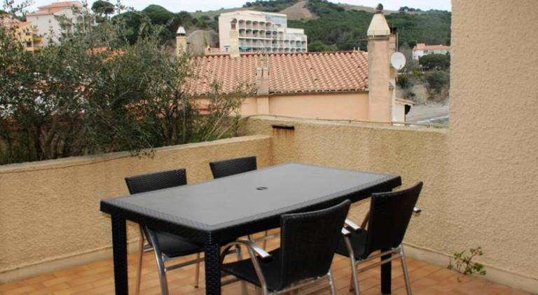 Rental apartment with 3 rooms for 6 persons — photo 4