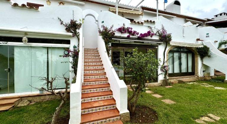 Apartment with patio, yard & pool | Next to the beach | Pets are welcome — photo 3