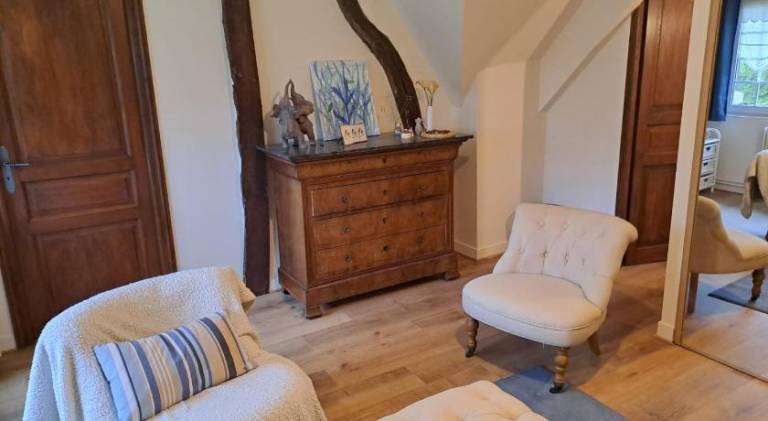 BERNAY Chambre avec salle d eau privative et entree independante