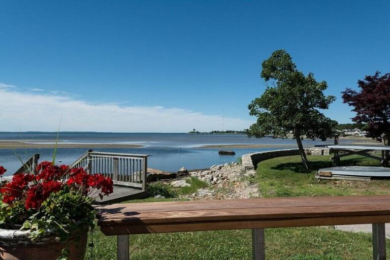 New London Vacation Rentals from 101 HomeToGo