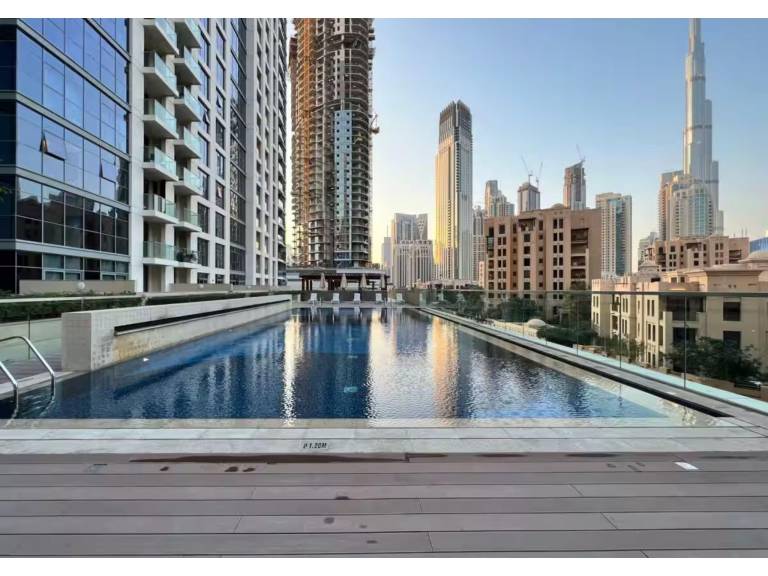 Fully equipped house with garden, pool & jacuzzi | Next to The Dubai Fountain | Suitable for remote work | Pets are welcome — photo 3