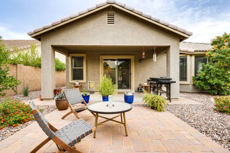 Pool Access! Suburban Home 11 Mi to Dtwn Gilbert in Gilbert, AZ