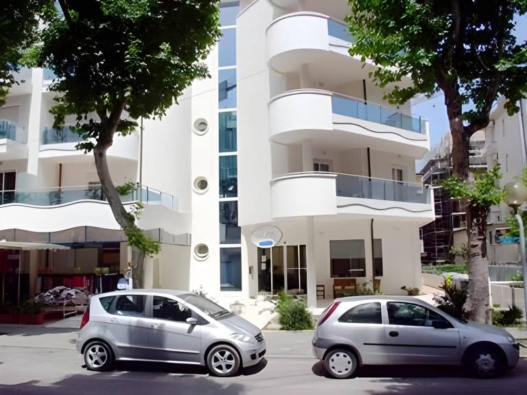Serviced apartment with terrace & jacuzzi in Rimini