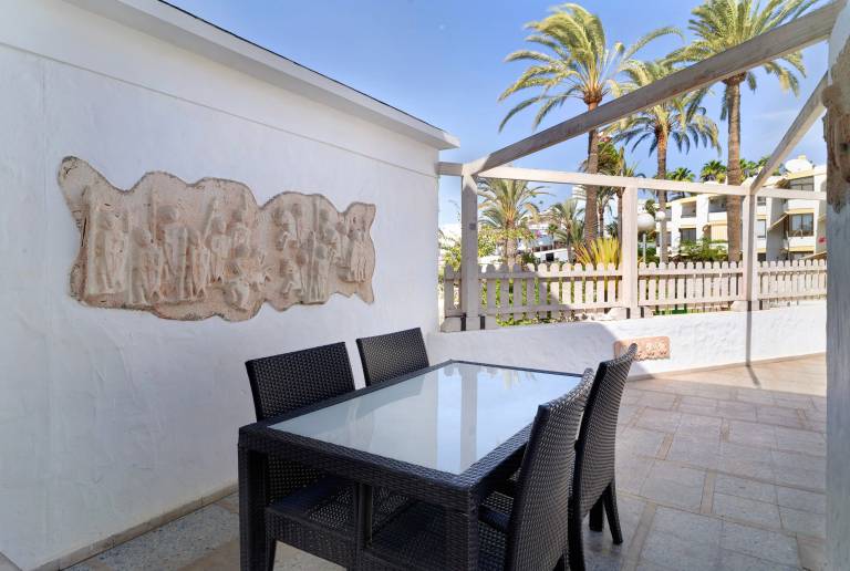 Vacation Apartment 'Las Flores1' with Sea and Beach View, Wi-Fi and Air Conditioning — photo 2
