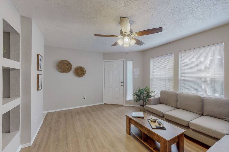 Condo Uptown